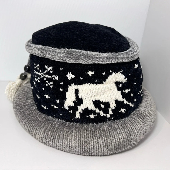 Ouisha,S, 100% viscose Chenille scenery moonlight winter‘s horse, beaded tassel. - Picture 2 of 9